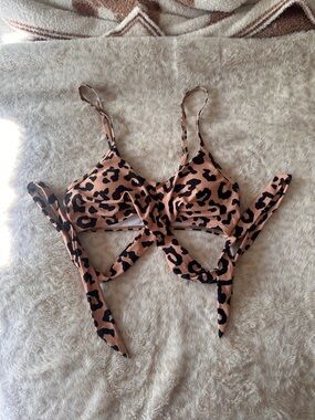 NWOT Summer Mae Leopard Print Tie-Front Bikini Top